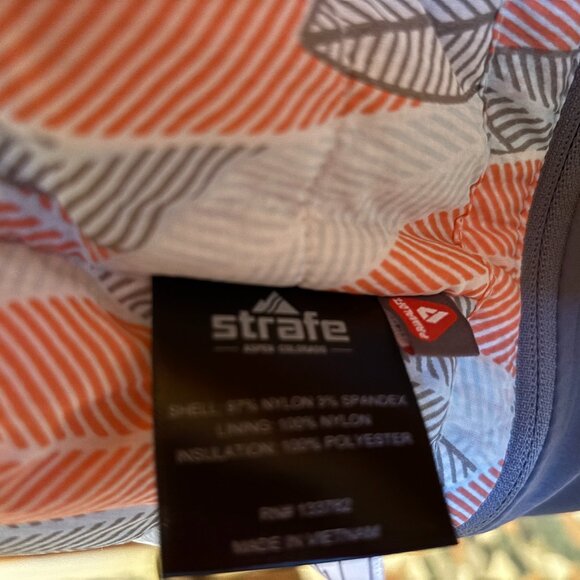 Strafe Water Resistant Hooded Ski Jacket Woman's - Picture 15 of 15